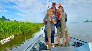 Alligator Gar Fishing with Jug Lines and Giant Baits