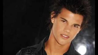 Taylor lautner Seenta Claus Chipmunk version (HQ)