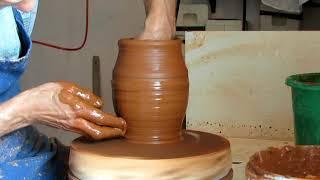 Potter, Ceramics, pottery, manufacturing Krynki. Изготовление крынки