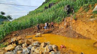 Bất ngờ Lử 5 con gọi gấp mưa lũ về thác nước to bể Hấu Chua tạm dừng ngập úng. Nguyễn Tất Thắng