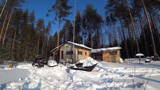 СУРОВАЯ ТАЙГА И ЛАКШЕРИ ИЗБА НА БЕРЕГУ РЕКИ! КАК РУССКИЕ МУЖИКИ ВОДКУ ПИЛИ!? ПОЛНАЯ ВЕРСИЯ 2023!