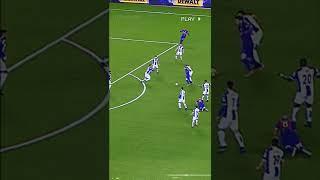 Normal players dribbling Vs Messi dribbling 