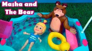 Masha e o Urso na piscina! Eles brincam e se divertem muito! #mashaeourso #mashaandthebear