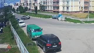 Scooter rider Crashes and Lands on Hood of Car in Kharkov, Ukraine