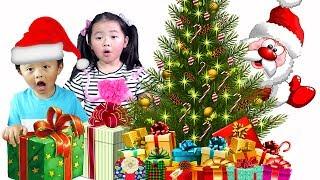 Santa Claus and Christmas Presents Story for Kids