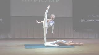 Aesthetic Contortion Duo - Emilia Suslovets and Vera Kadenko