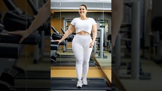 A beautiful girl is doing sports. #music #model #bikini #beautiful #viralvideo #girl #shorts