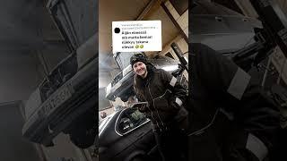 MBW-Mononen @iidatum bemareita näkyy taustalla.