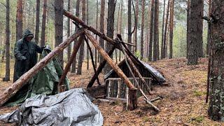 Building a wilderness survival shelter. Hiding from the rain. Part 1