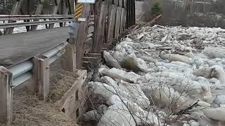 Ice jam breaks Ste-Marie-de--Kent bridge