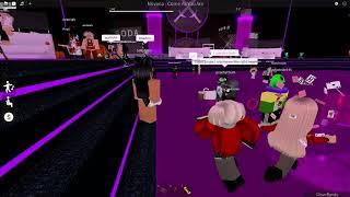 MAKING FANS FREAK OUT IN ROBLOX