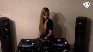 Luxia - Live Techno Home Session 2017