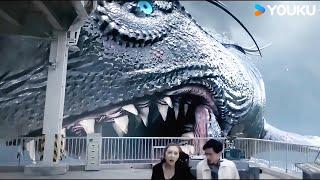 Woman leads man away from giant shark! | Megalodon Returns | YOUKU MONSTER MOVIE