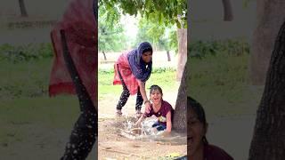 Mansi pani me Gir Gayi  #shorts #rain #maa #prank