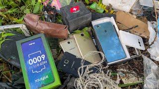 I Find it Hard to Believe, I Found The Phone and Box In The Trash || Phone Restoration