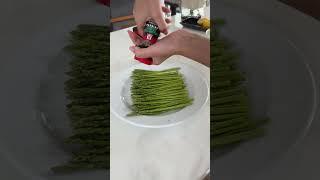 A quick recipe for a lunch. Cook fish at 180 degrees for 30 minutes and asparagus for 15min #recipe