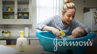 How to Bathe a Newborn Baby | JOHNSONS®