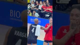 Melissa Vargas ve Zehra Güneş’in kuruyemiş molası🫠 #volleyball #fileninsultanları #sports