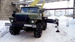 АВТОКРАН поднимает крупногабаритный груз