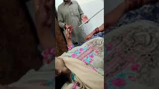 Hospital staff village ki aurtoon k sath na zaiba harkat karte huwe