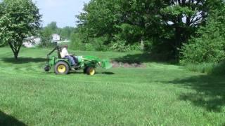 LIFEINVT Hilling potato's with my John Deere 2520 tractor