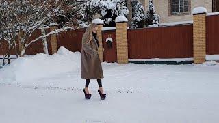 10 inches high Zanotti shoes on slippery ice, platform shoes on ice, 10 inches shoes (scene 648)