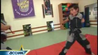 Taylor Lautner- crazy martial art moves!