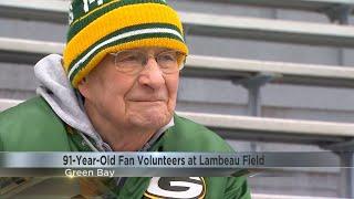 91-year-old Packers fan volunteers at Lambeau Field