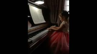 Catherine Ma (3 years old) play "Czerny Etude" by Wendy Zhao