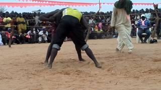 Lutte traditionnelle au meeting PNDS Sakadamna