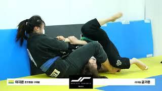 Female Jiu Jitsu Match ends with Headscissors Submission