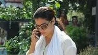 Kajol At Reema Lagoo Funeral | Reema Lagoo Death | Exclusive Video | LynkusTV