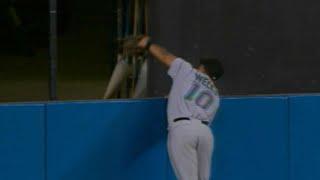 Vernon Wells robs A-Rod with incredible play