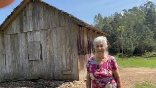 DONA ANA 84 ANOS  FAZ DE TUDO NO SÍTIO