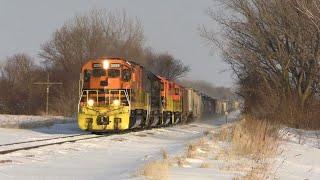 Rapid City, Pierre & Eastern Railroad: Tunnel Motors Smoking out of Mankato -Former SP SD45T-2s-