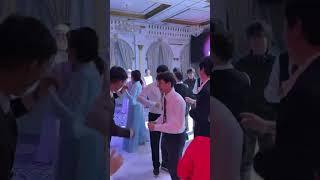 Kanat Alzhapparov lost his dance  Kairat Adilgerei #kairatadilgerei #kanatalzhapparov #dance