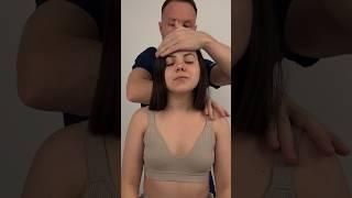 Как сделать массаж шеи с помощью предплечья? #massage