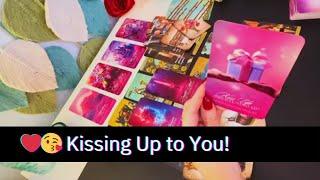 ️Someone's Going to Be KISSING UP TO YOU! Looks Like There is Options Here! Soulmate tarot reading