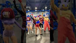 DIGITAL CIRCUS DANCING IN THE GYM!