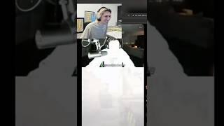 xQc Reacting to Train tanking 40 FLASHES #xqc #trianwreckstv #cs2 #cs2memes #csclips