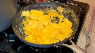 How to Make Fluffy Scrambled Eggs