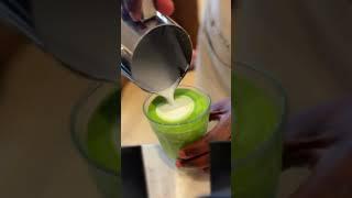 Basic latte art of matcha 