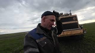 Трактор Кировец. Продолжаем сев ячменя. Не тянет.