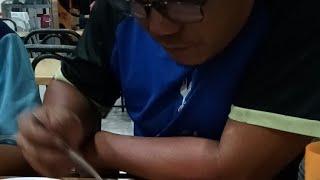 Zinie & Ekklesia  is live! Makan coto