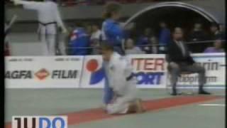 JUDO 1993 European Championships: Jana Perlberg (GER) - Tatyana Kuvshinova (RUS)