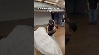 Instead of resting they dance more  #orozcovals #quinceañera #quince #dance #quinceaneradress