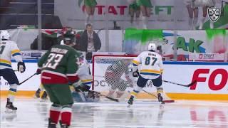 Shikin extends to rob Tkachyov with the pad