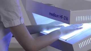 Professional UV treatment system for the simultaneous treatment of hands and feet