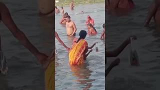 ganga snan karne Sai kya hota hai. #gangasnan #snan #viral