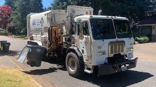 LeMay inc. 2016 Peterbilt 320 Labrie Automizer Garbage Truck